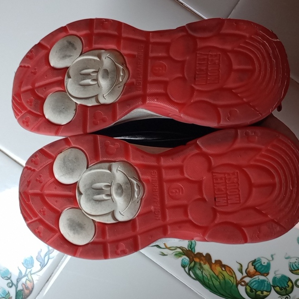 Mickey Mouse ✌🏼 Boys Light up Sneakers - Picture 7 of 7